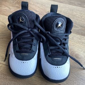 Jordan Jumpman Pro toddler shoes, black and white Size 6c